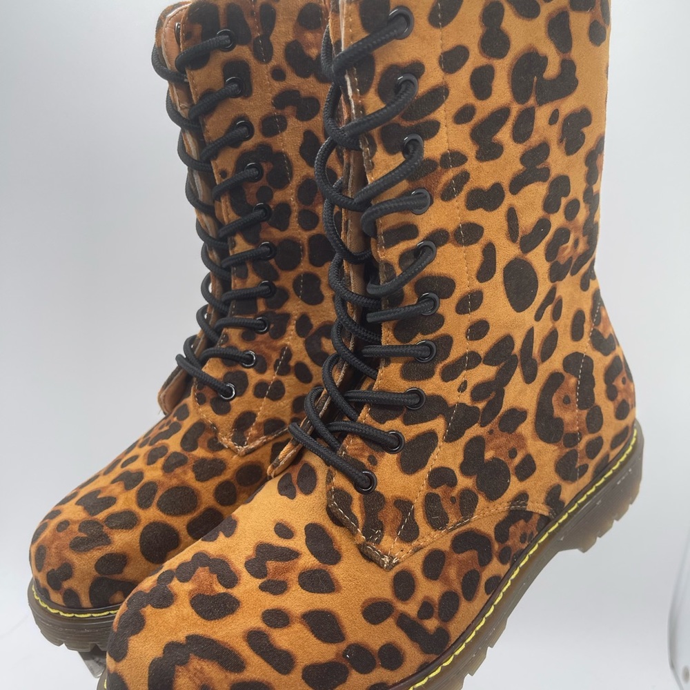 Charming Lady Swede Leopard  Boots Women's size 8.5